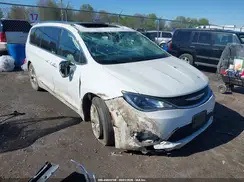 2C4RC1GG1KR731553 2019 CHRYSLER PACIFICA
