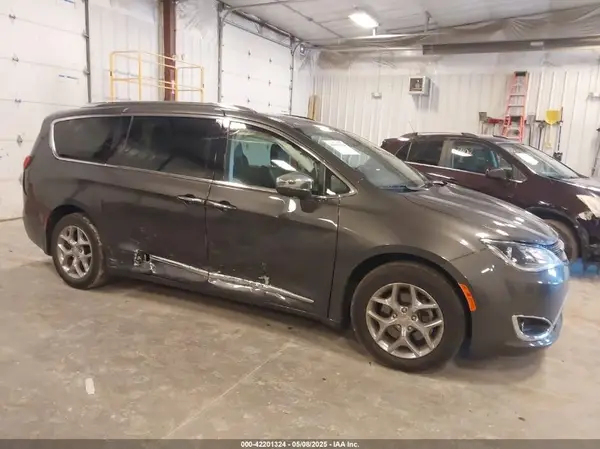 2C4RC1GG1KR741872 2019 CHRYSLER PACIFICA - Image 1