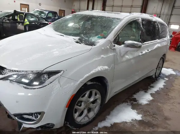2C4RC1GG1LR127440 2020 CHRYSLER PACIFICA - Image 2