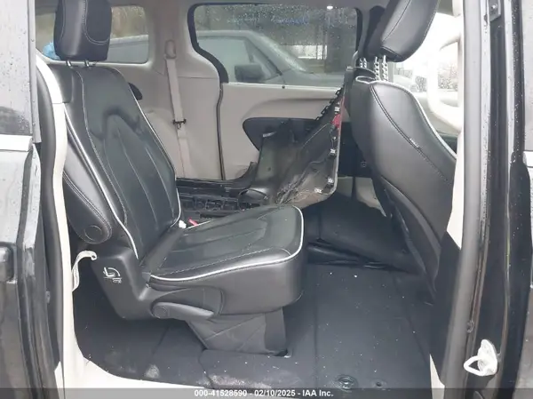 2C4RC1GG1PR601585 2023 CHRYSLER PACIFICA - Image 8