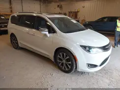 2C4RC1GG2HR544833 2017 CHRYSLER PACIFICA