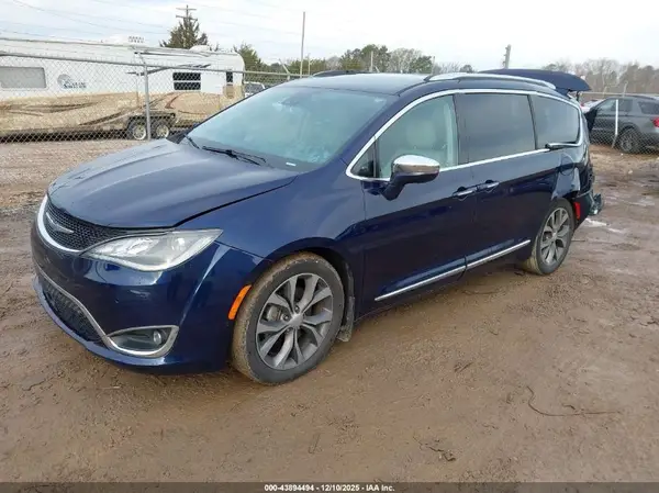 2C4RC1GG2HR551023 2017 CHRYSLER PACIFICA - Image 2