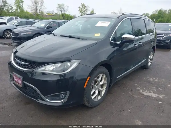2C4RC1GG2HR571112 2017 CHRYSLER PACIFICA - Image 2