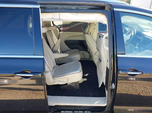 2C4RC1GG2HR584040 2017 CHRYSLER PACIFICA - Image 8