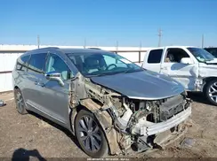 2C4RC1GG2HR614699 2017 CHRYSLER PACIFICA