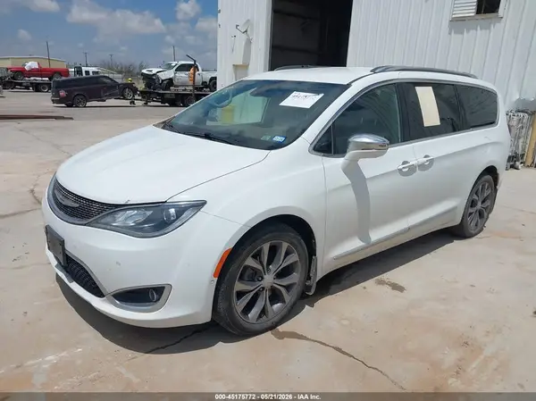 2C4RC1GG2HR635522 2017 CHRYSLER PACIFICA - Image 2