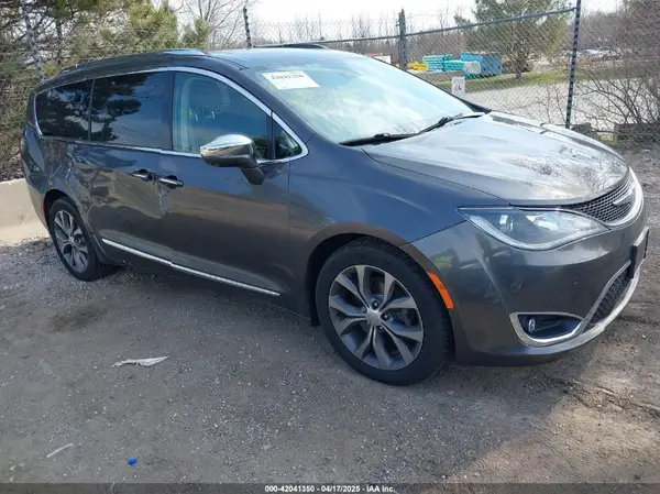 2C4RC1GG2HR668925 2017 CHRYSLER PACIFICA - Image 1