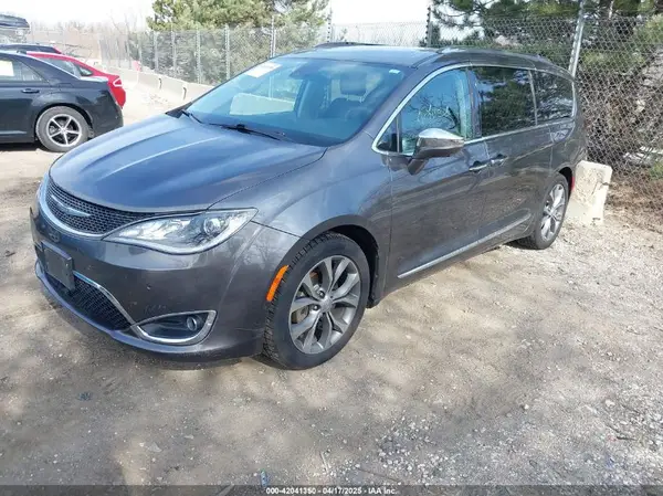 2C4RC1GG2HR668925 2017 CHRYSLER PACIFICA - Image 2