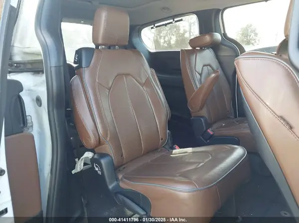 2C4RC1GG2HR705648 2017 CHRYSLER PACIFICA - Image 8