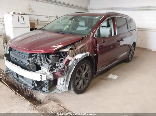 2C4RC1GG2HR785243 2017 CHRYSLER PACIFICA - Image 2
