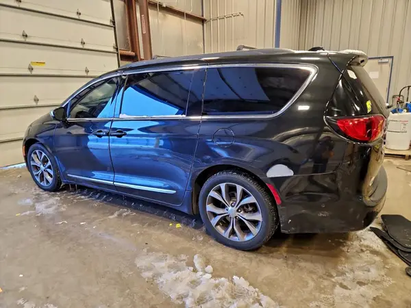 2C4RC1GG2HR821383 2017 CHRYSLER PACIFICA - Image 2