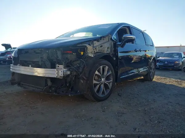 2C4RC1GG2JR100583 2018 CHRYSLER PACIFICA - Image 2
