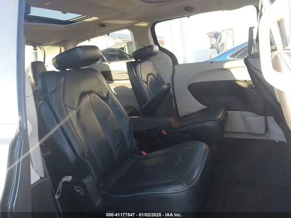 2C4RC1GG2JR100583 2018 CHRYSLER PACIFICA - Image 8