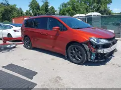 2C4RC1GG2JR171637 2018 CHRYSLER PACIFICA