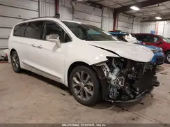 2C4RC1GG2JR172528 2018 CHRYSLER PACIFICA