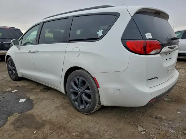 2C4RC1GG2JR174490 2018 CHRYSLER PACIFICA - Image 2