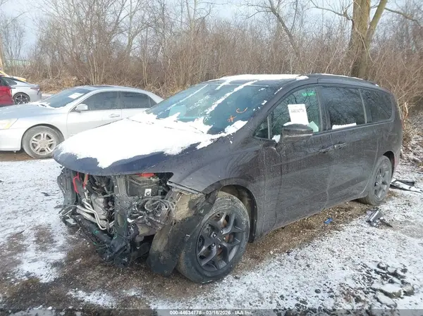 2C4RC1GG2JR230735 2018 CHRYSLER PACIFICA - Image 2