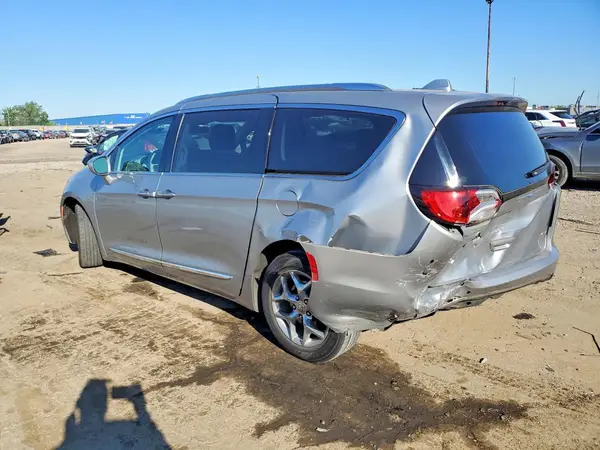 2C4RC1GG2JR232856 2018 CHRYSLER PACIFICA - Image 2