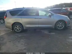 2C4RC1GG2JR252184 2018 CHRYSLER PACIFICA