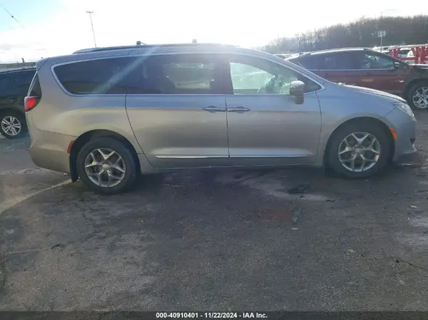 2C4RC1GG2JR252184 2018 CHRYSLER PACIFICA - Image 1