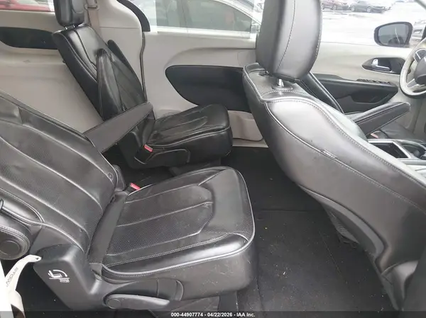 2C4RC1GG2JR272256 2018 CHRYSLER PACIFICA - Image 8