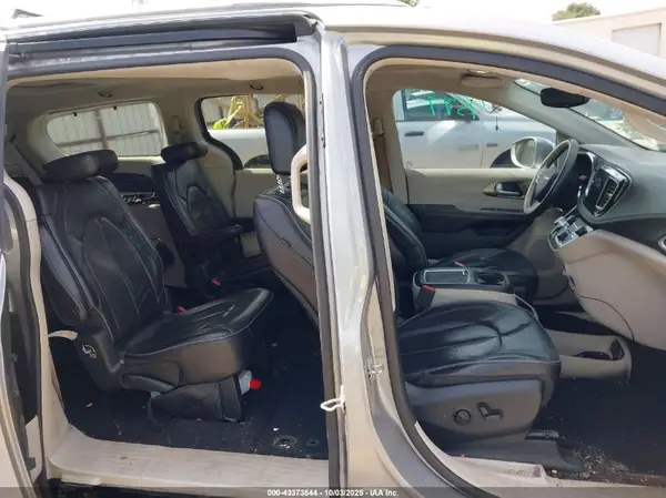 2C4RC1GG2JR272337 2018 CHRYSLER PACIFICA - Image 8