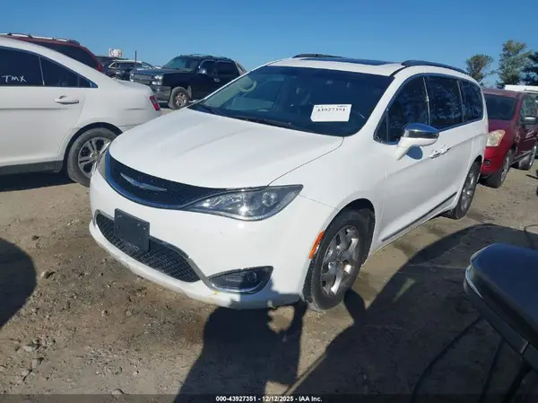 2C4RC1GG2JR320483 2018 CHRYSLER PACIFICA - Image 2