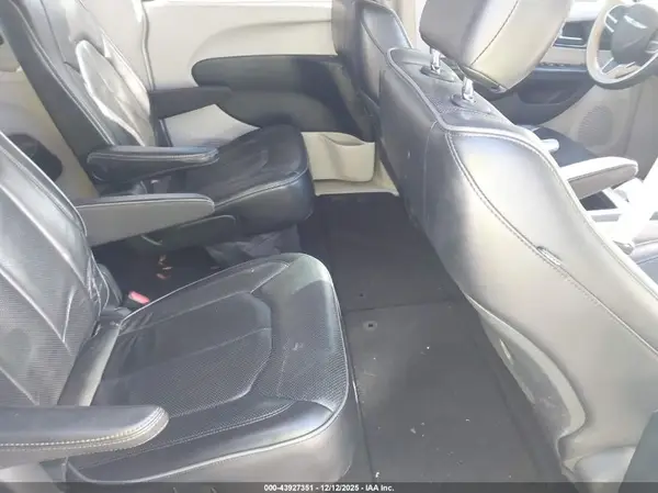 2C4RC1GG2JR320483 2018 CHRYSLER PACIFICA - Image 8