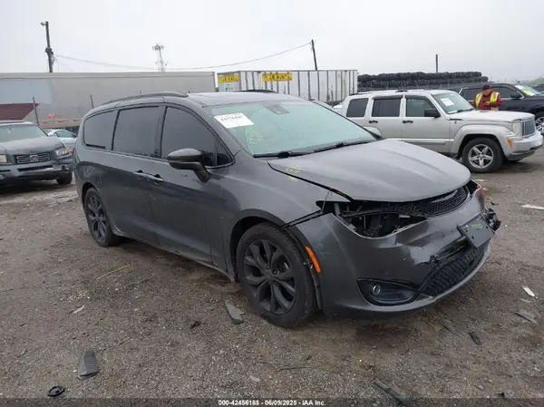 2C4RC1GG2JR351264 2018 CHRYSLER PACIFICA - Image 1
