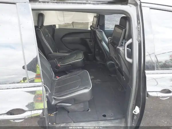 2C4RC1GG2JR358215 2018 CHRYSLER PACIFICA - Image 8
