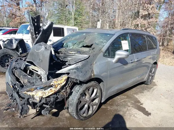 2C4RC1GG2KR714051 2019 CHRYSLER PACIFICA - Image 2