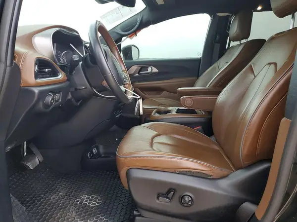 2020 CHRYSLER PACIFICA auction photo 7