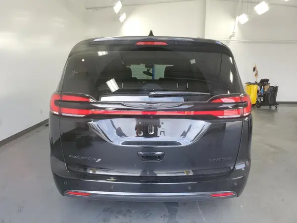 2025 CHRYSLER PACIFICA auction photo 6