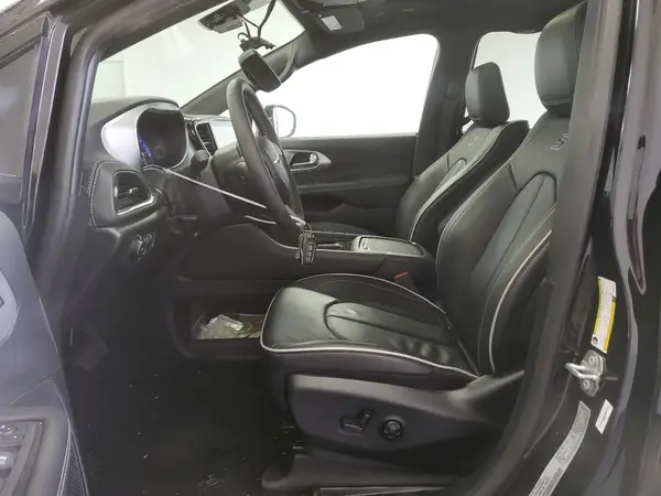 2025 CHRYSLER PACIFICA auction photo 7