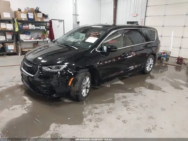 2C4RC1GG2TR212383 2026 CHRYSLER PACIFICA - Image 2