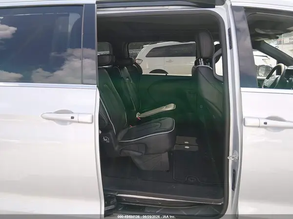 2C4RC1GG2TR268310 2026 CHRYSLER PACIFICA - Image 8