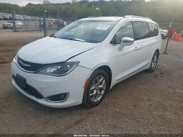 2C4RC1GG3HR528897 2017 CHRYSLER PACIFICA - Image 2