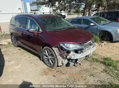 2C4RC1GG3HR532528 2017 CHRYSLER PACIFICA