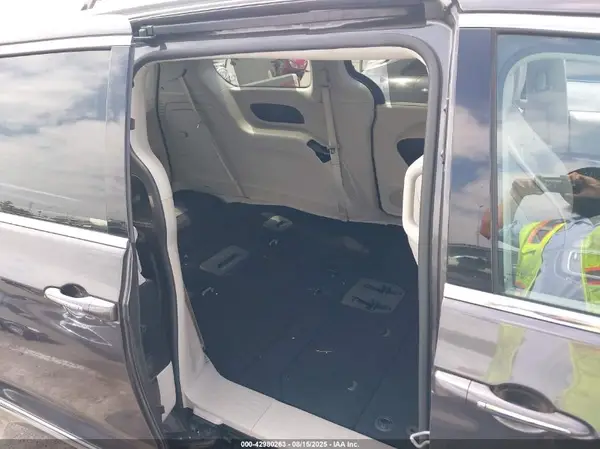 2C4RC1GG3HR559650 2017 CHRYSLER PACIFICA - Image 8