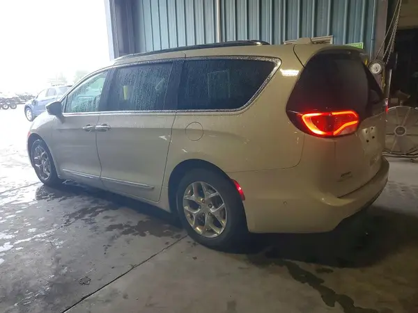 2C4RC1GG3HR560586 2017 CHRYSLER PACIFICA - Image 2