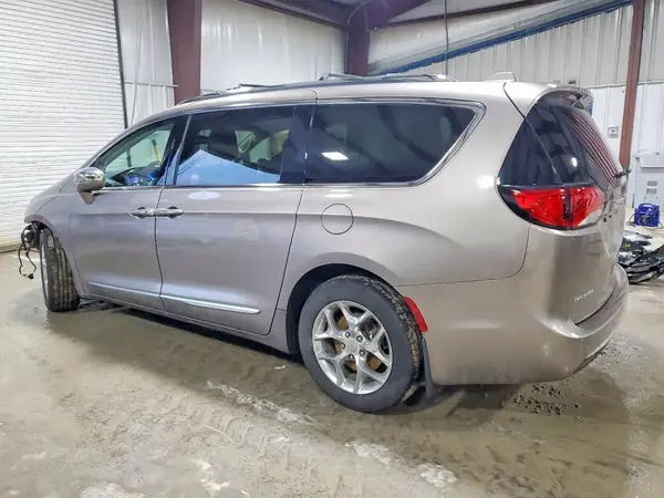 2C4RC1GG3HR565089 2017 CHRYSLER PACIFICA - Image 2