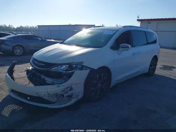 2C4RC1GG3HR570941 2017 CHRYSLER PACIFICA - Image 2