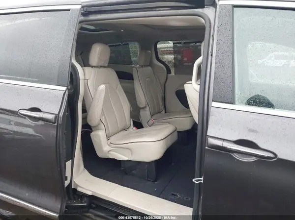 2C4RC1GG3HR588744 2017 CHRYSLER PACIFICA - Image 8