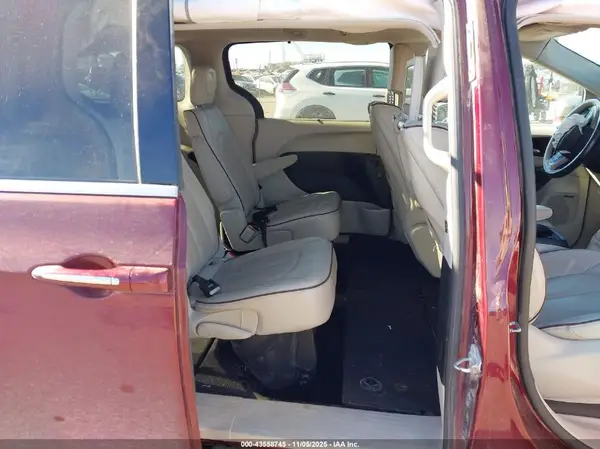 2C4RC1GG3HR597766 2017 CHRYSLER PACIFICA - Image 8