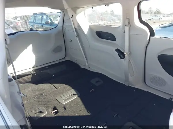 2C4RC1GG3HR684115 2017 CHRYSLER PACIFICA - Image 8