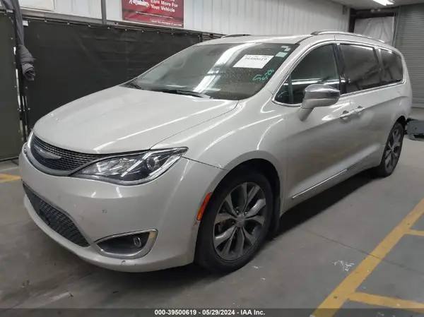 2C4RC1GG3HR705710 2017 CHRYSLER PACIFICA - Image 2