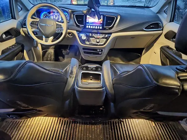 2C4RC1GG3HR734690 2017 CHRYSLER PACIFICA - Image 8