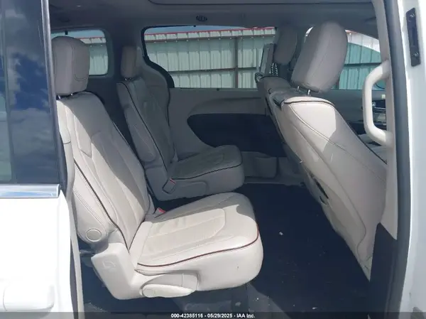 2C4RC1GG3HR751909 2017 CHRYSLER PACIFICA - Image 8