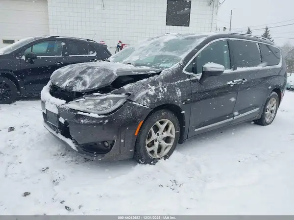 2C4RC1GG3HR752297 2017 CHRYSLER PACIFICA - Image 2