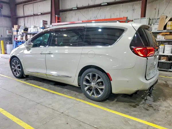 2C4RC1GG3HR754681 2017 CHRYSLER PACIFICA - Image 2